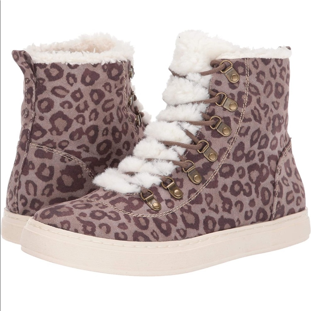 Billabong Take a Hike Boots in Animal Print